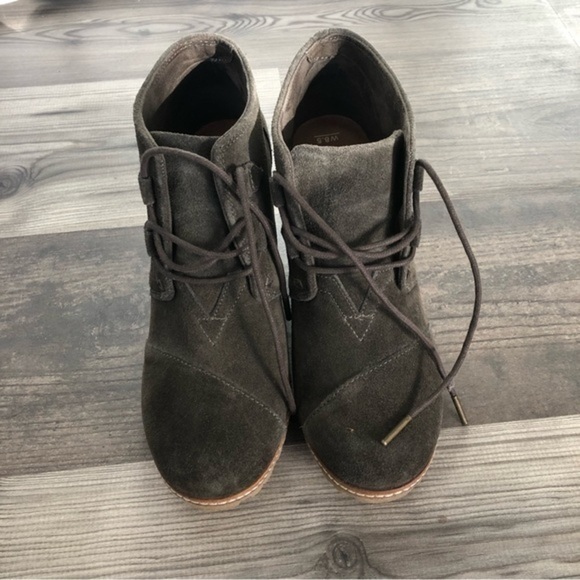 Toms Ankle Suede Wedge Lace‎ Up Boots 8.5 Brown - Picture 1 of 7